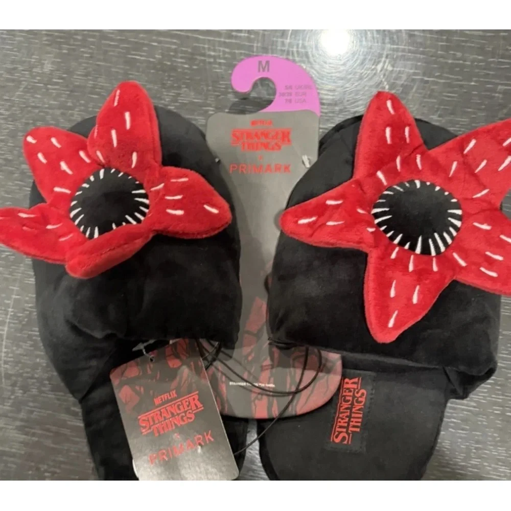 Stranger Things Mule Slippers Demogorgon Flower Monster 3D Size Medium 7/8 New - Picture 2 of 5